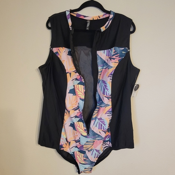 Torrid Swim NWT Wireless Swimsuit Size 5 5X 28 One Piece Black Tropic Zip Front - Picture 4 of 12